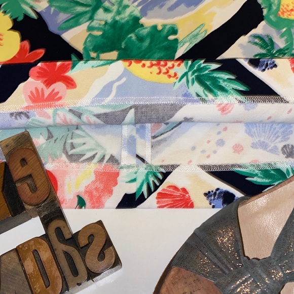 TALBOTS Kitschy Vacation Print A-Line Skirt - Picture 12 of 12